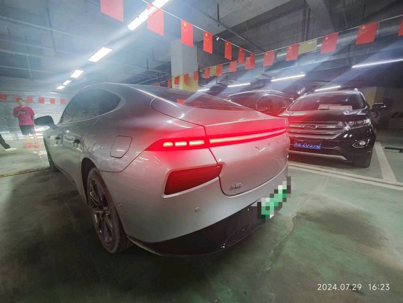 成都22年小鵬汽車p77