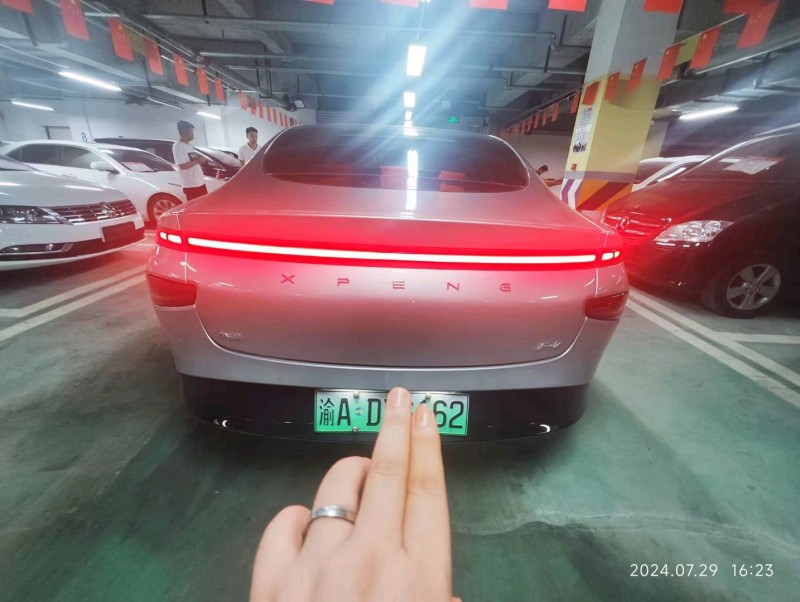 成都22年小鵬汽車p78