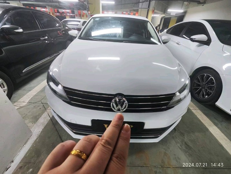 成都17年大众速腾1