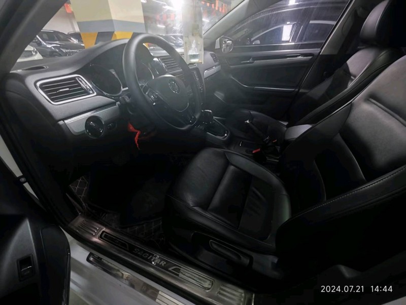 成都17年大众速腾4