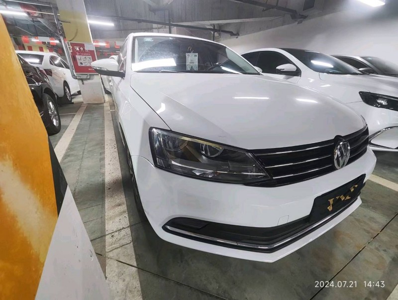 成都17年大众速腾5