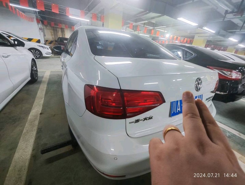 成都17年大众速腾7