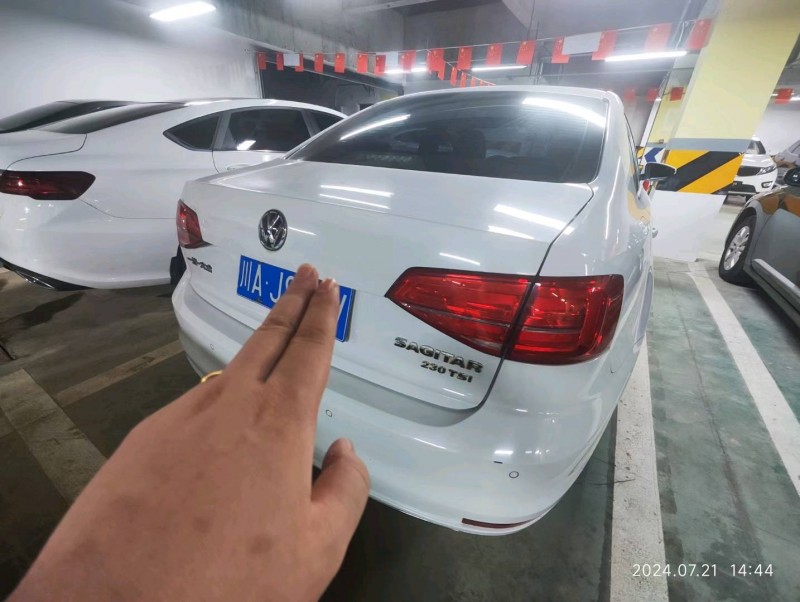 成都17年大众速腾8