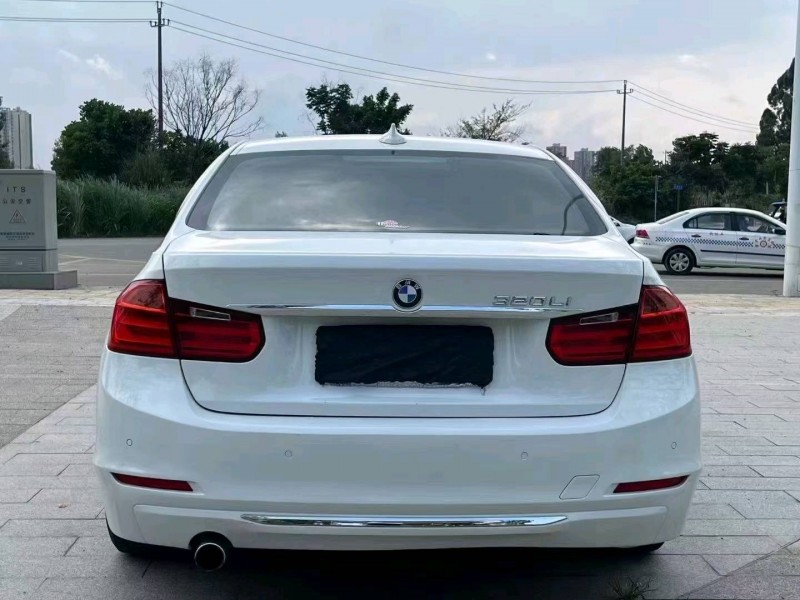 成都15年宝马3系8