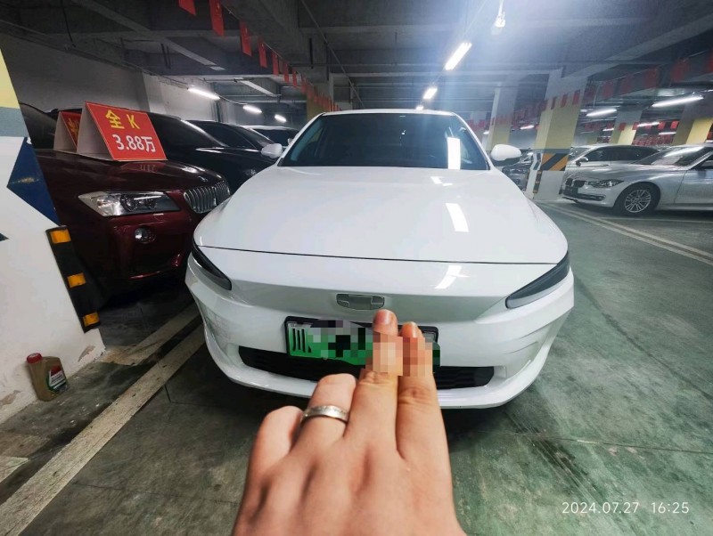 成都24年吉利几何1