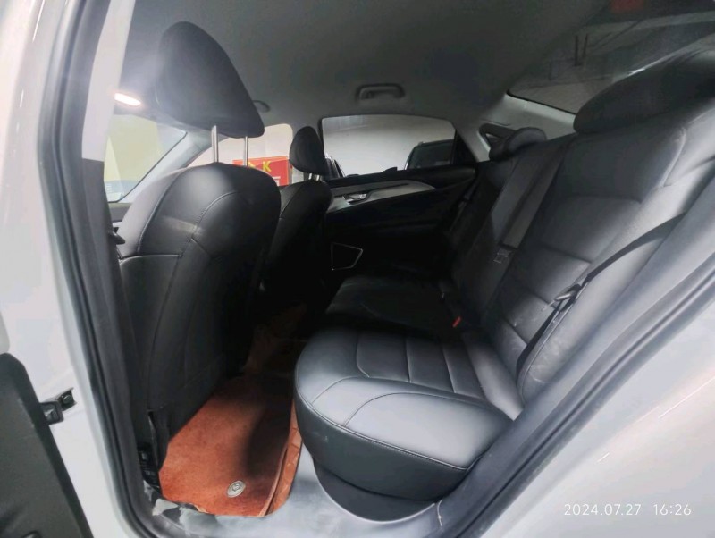 成都24年吉利几何6