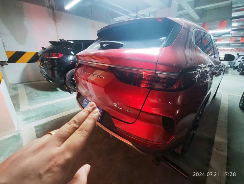 成都20年比亚迪宋8