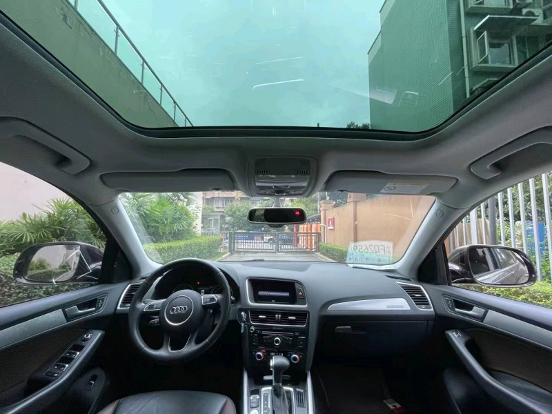 成都17年奥迪Q54