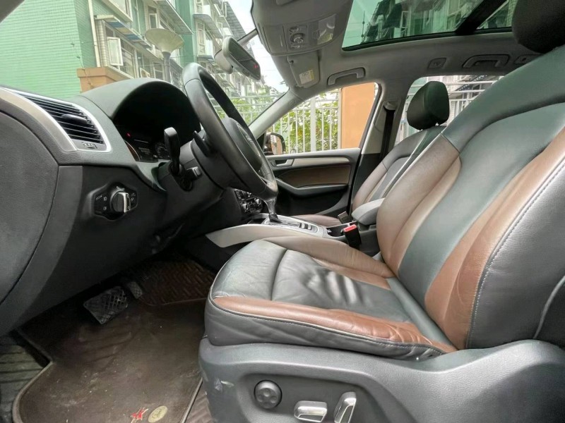 成都17年奥迪Q56