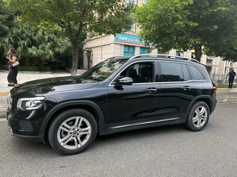 成都20年奔驰GLB3