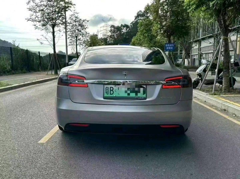 深圳16年特斯拉MODEL S9
