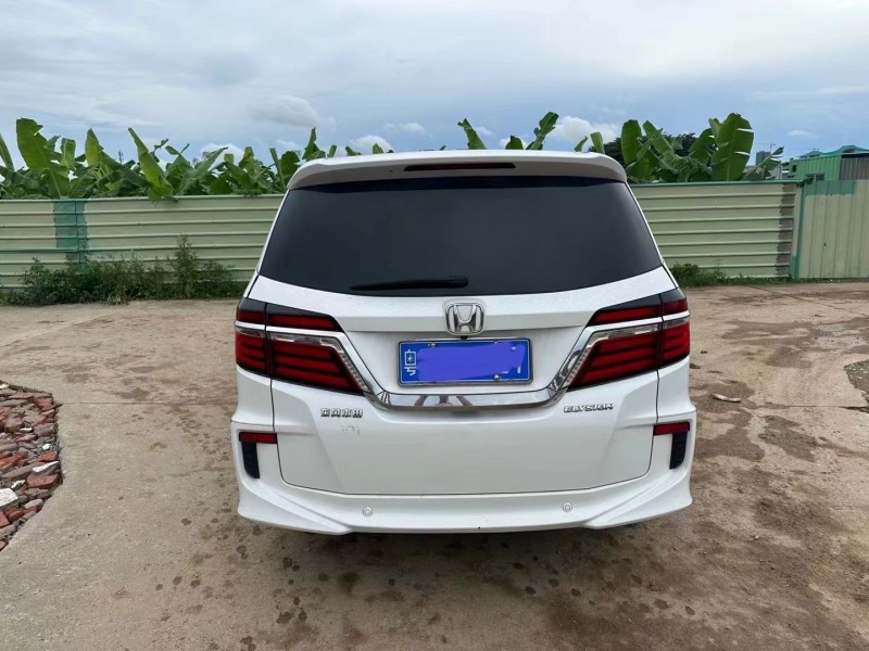 广州17年本田艾力绅8