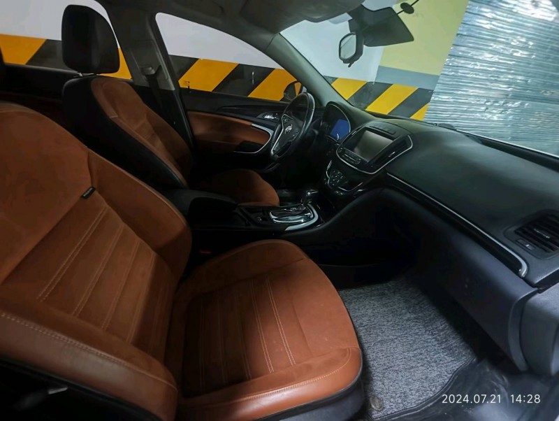 成都16年别克君威4