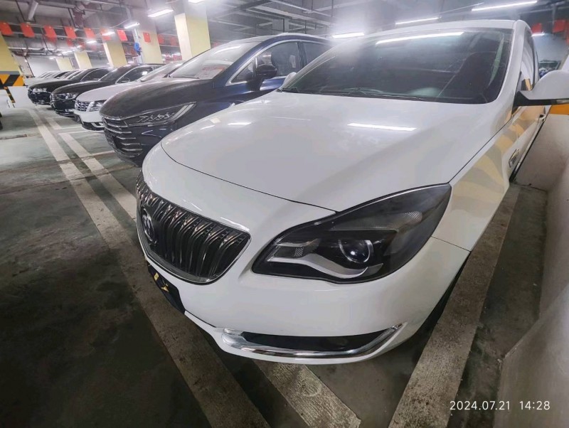 成都16年别克君威5