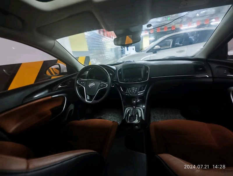 成都16年别克君威6