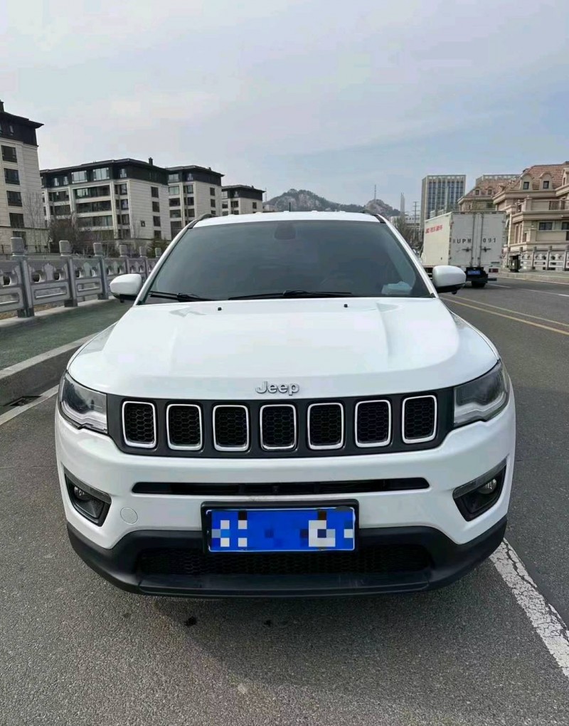 東營18年Jeep指南者1