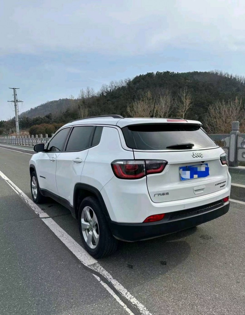 東營18年Jeep指南者8