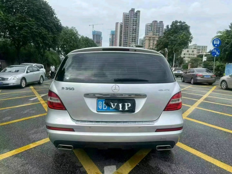 深圳11年奔驰R8