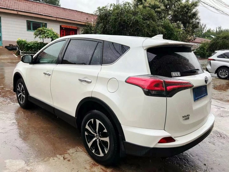 潍坊19年丰田RAV4荣放5
