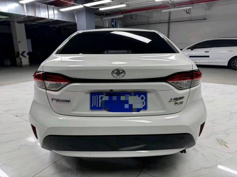 成都23年丰田雷凌2