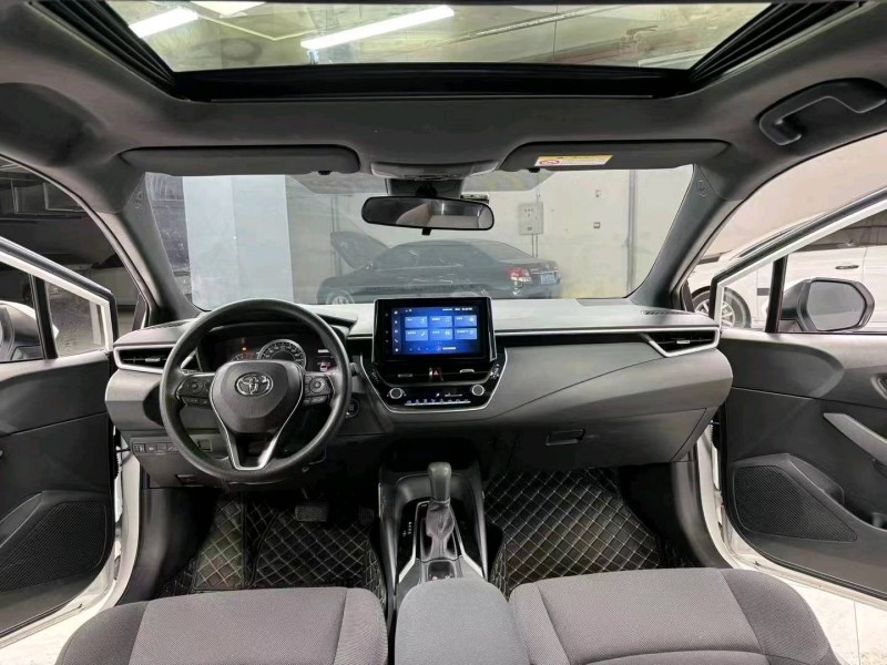 成都23年丰田雷凌6