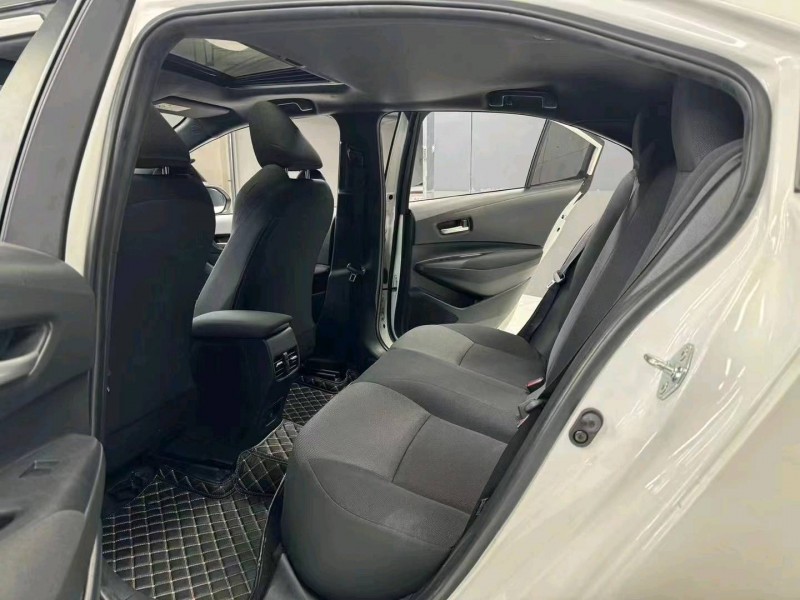 成都23年丰田雷凌9