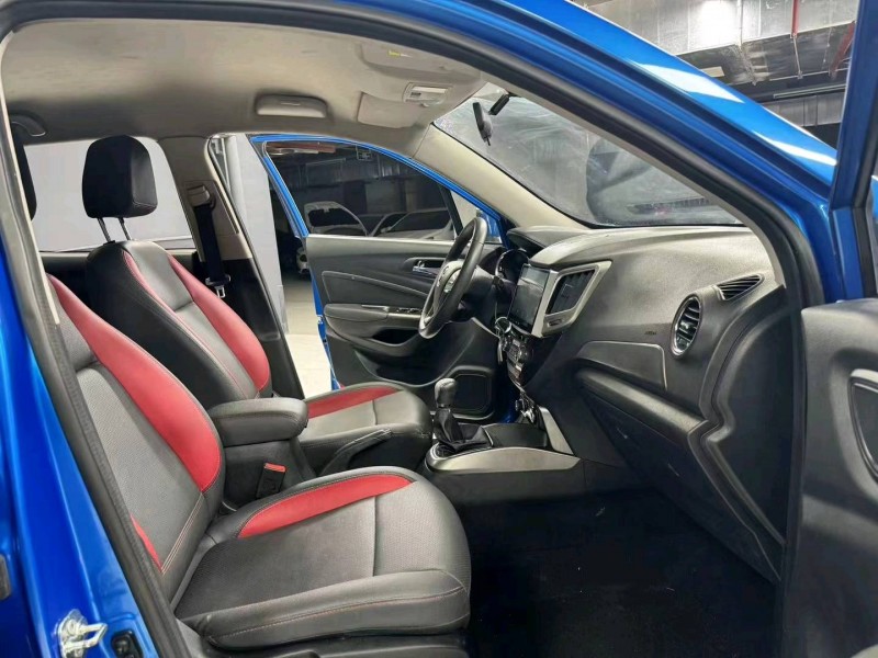 成都17年长安汽车CS155