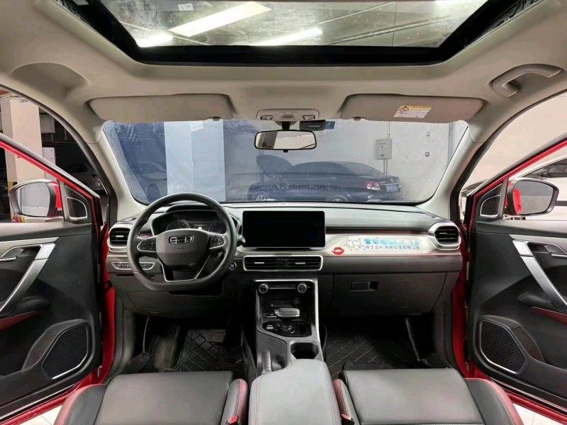 成都21年吉利缤越8