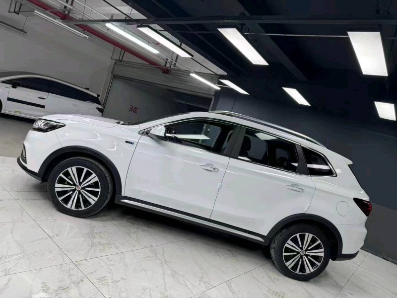 成都19年荣威RX54