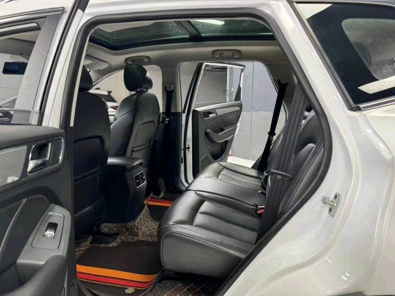 成都19年荣威RX59