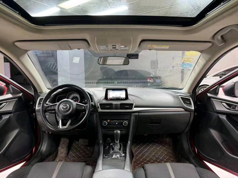 成都18年马自达昂克赛拉8