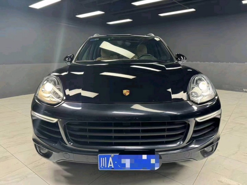 成都15年保时捷卡宴1