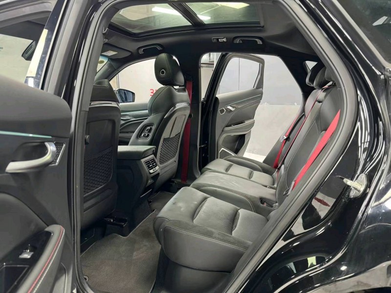 成都20年吉利星越9