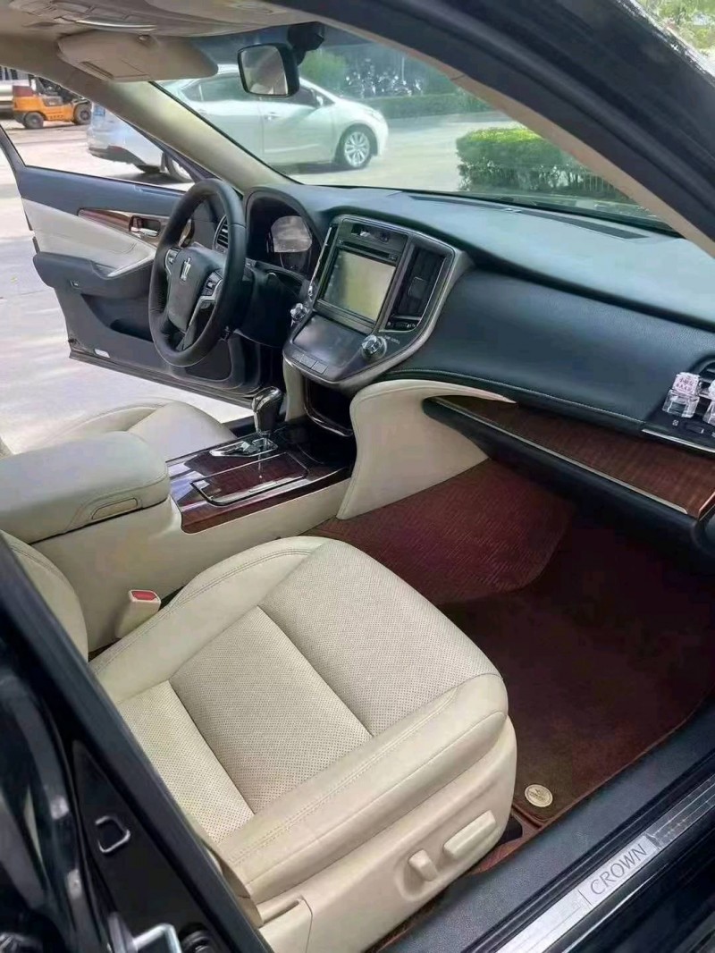 潍坊17年丰田皇冠6