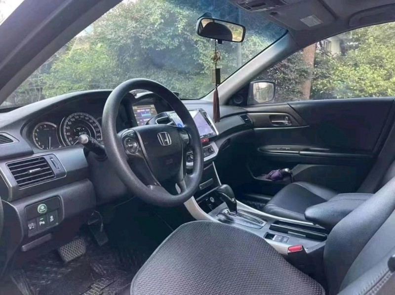 烟台14年本田雅阁4