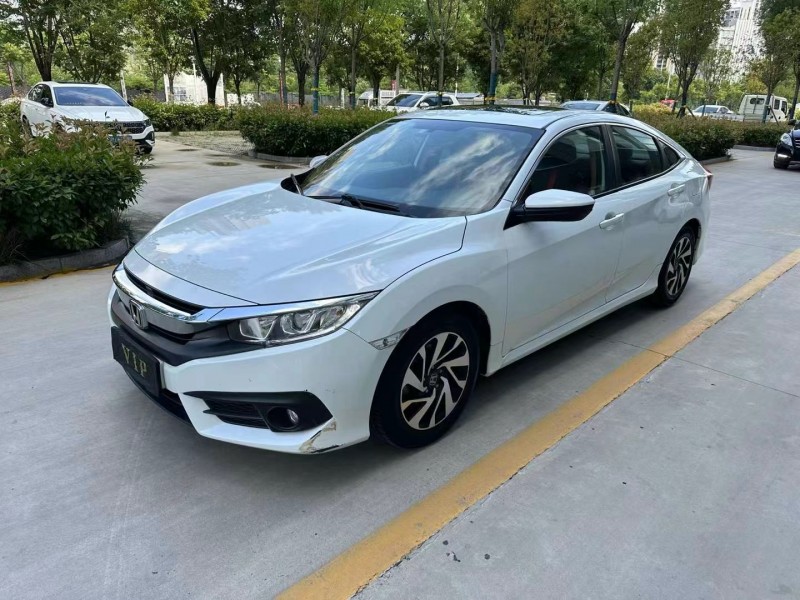 济宁17年本田思域2