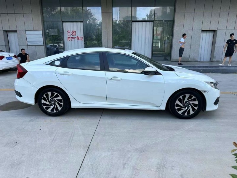 济宁17年本田思域4