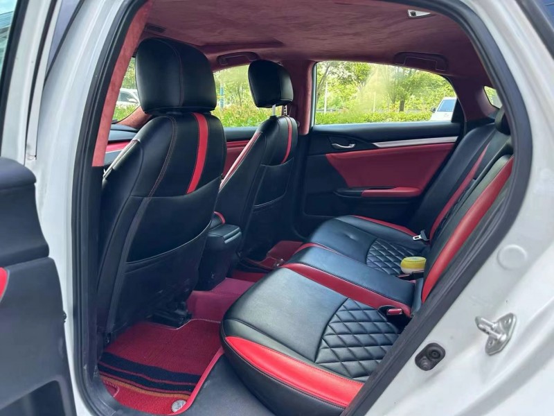 济宁17年本田思域8