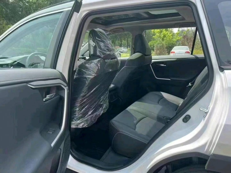 保定24年丰田RAV49