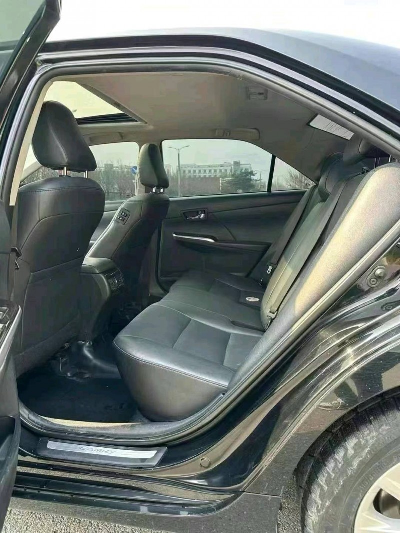 保定16年丰田凯美瑞8