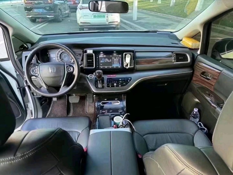 潍坊19年本田艾力绅8