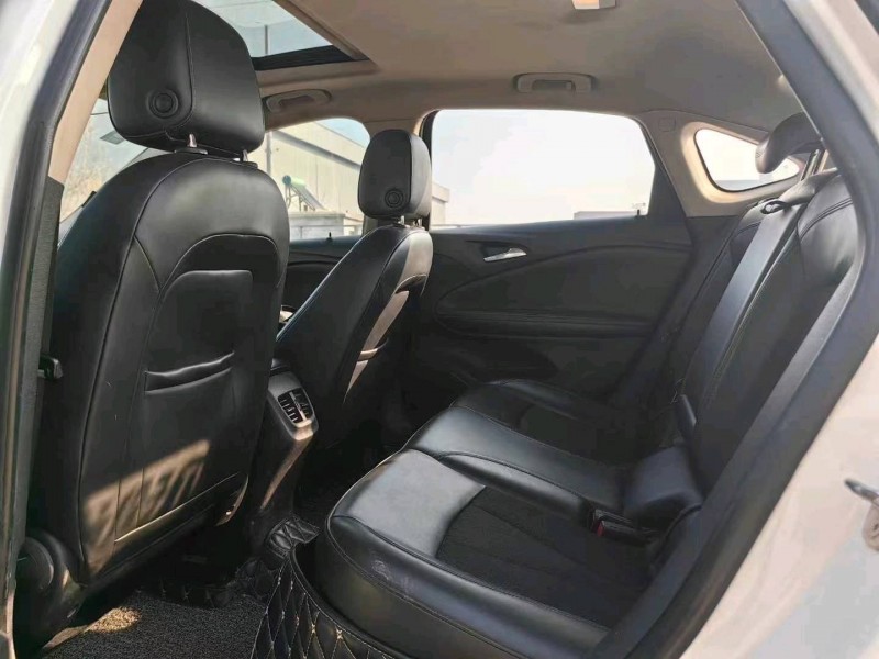 青岛16年别克威朗5