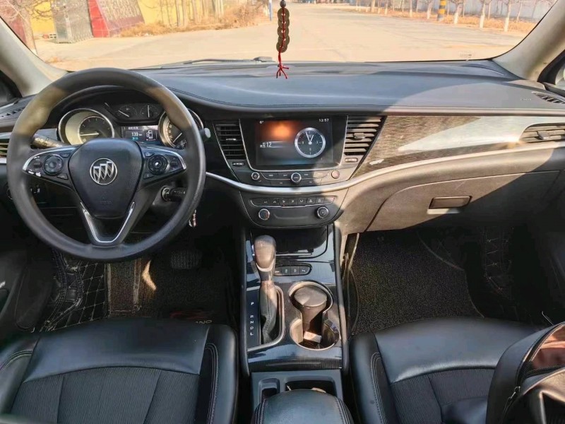 青岛16年别克威朗6