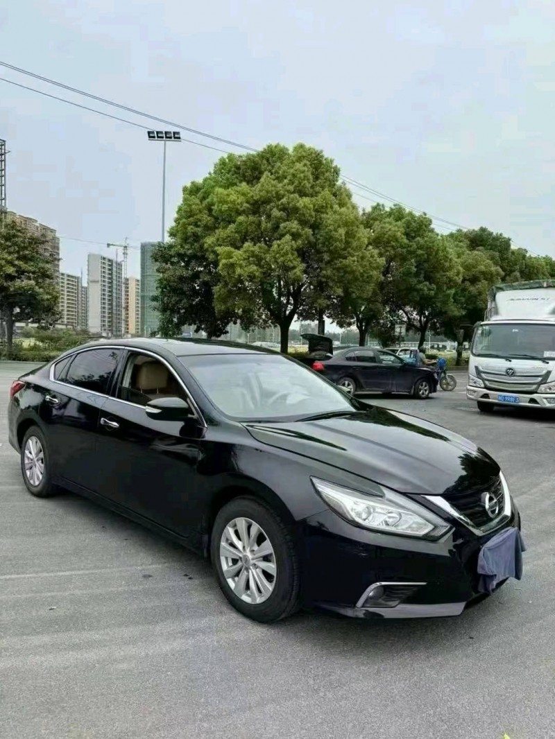 紹興17年日產天籟3
