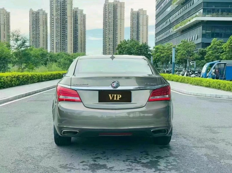 东莞15年别克君越9