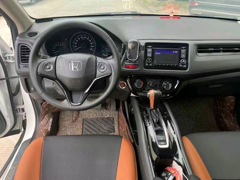 中山17年本田缤智3