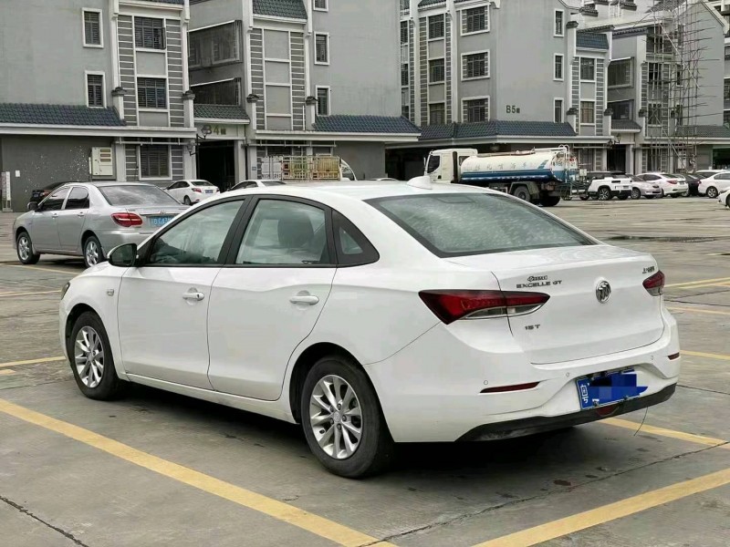 东莞19年别克英朗8