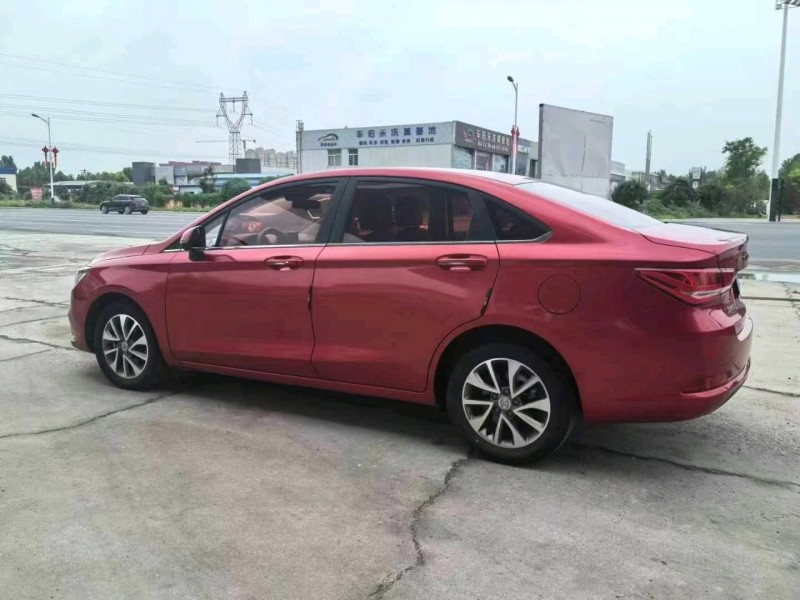 保定18年北汽绅宝D504