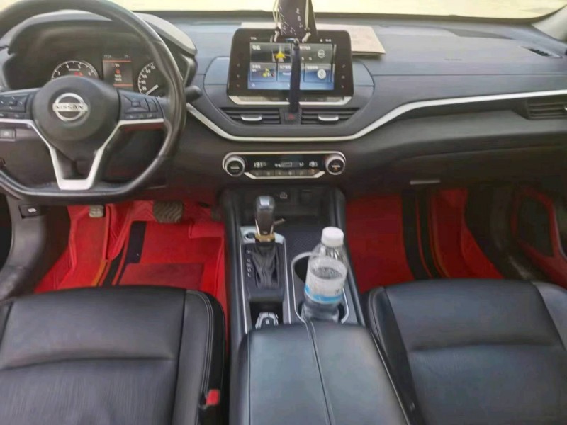 保定20年日产天籁5