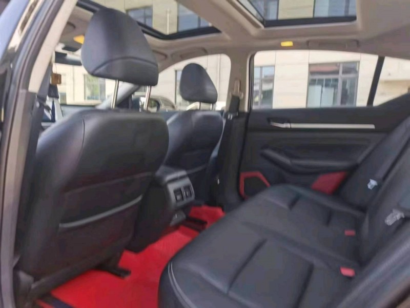 保定20年日产天籁6